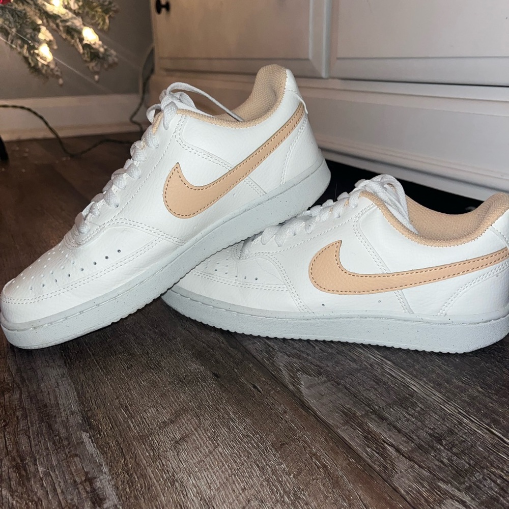 Womens- Nike Court Vision Low Sneaker